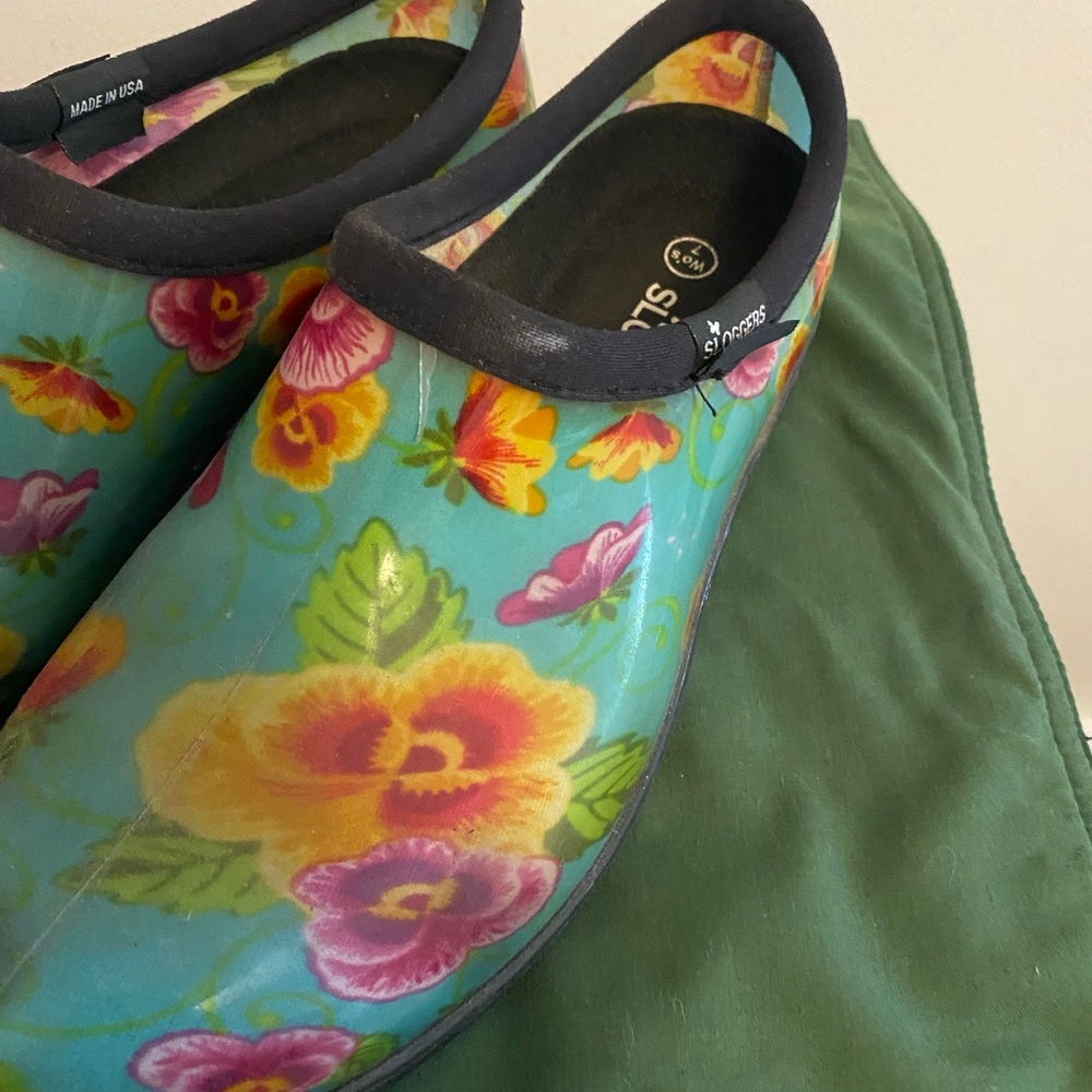 Sloggers- Women’s water-resistant Clogs-Floral -Sz 7-Made in USA - Picture 2 of 7